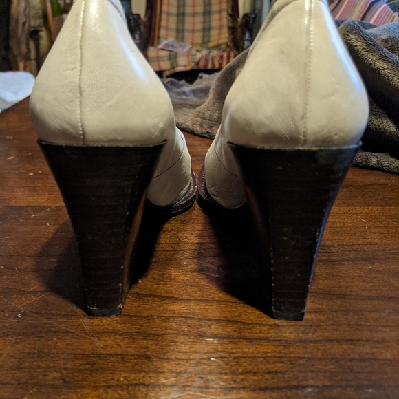 WOMENS PRADA SHOES - Picture 5 of 8